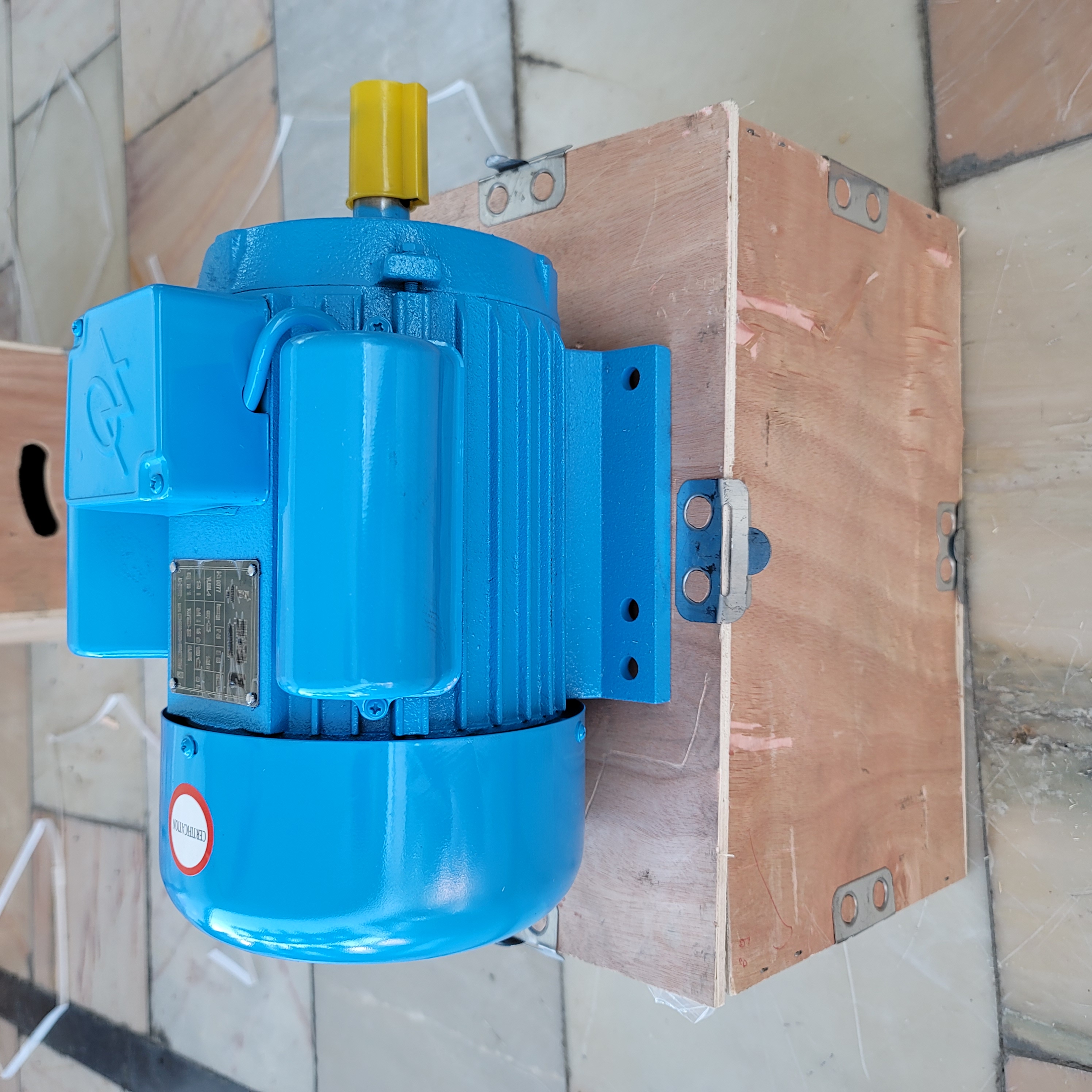 Mator 1.5kwt  YL-90L-4
