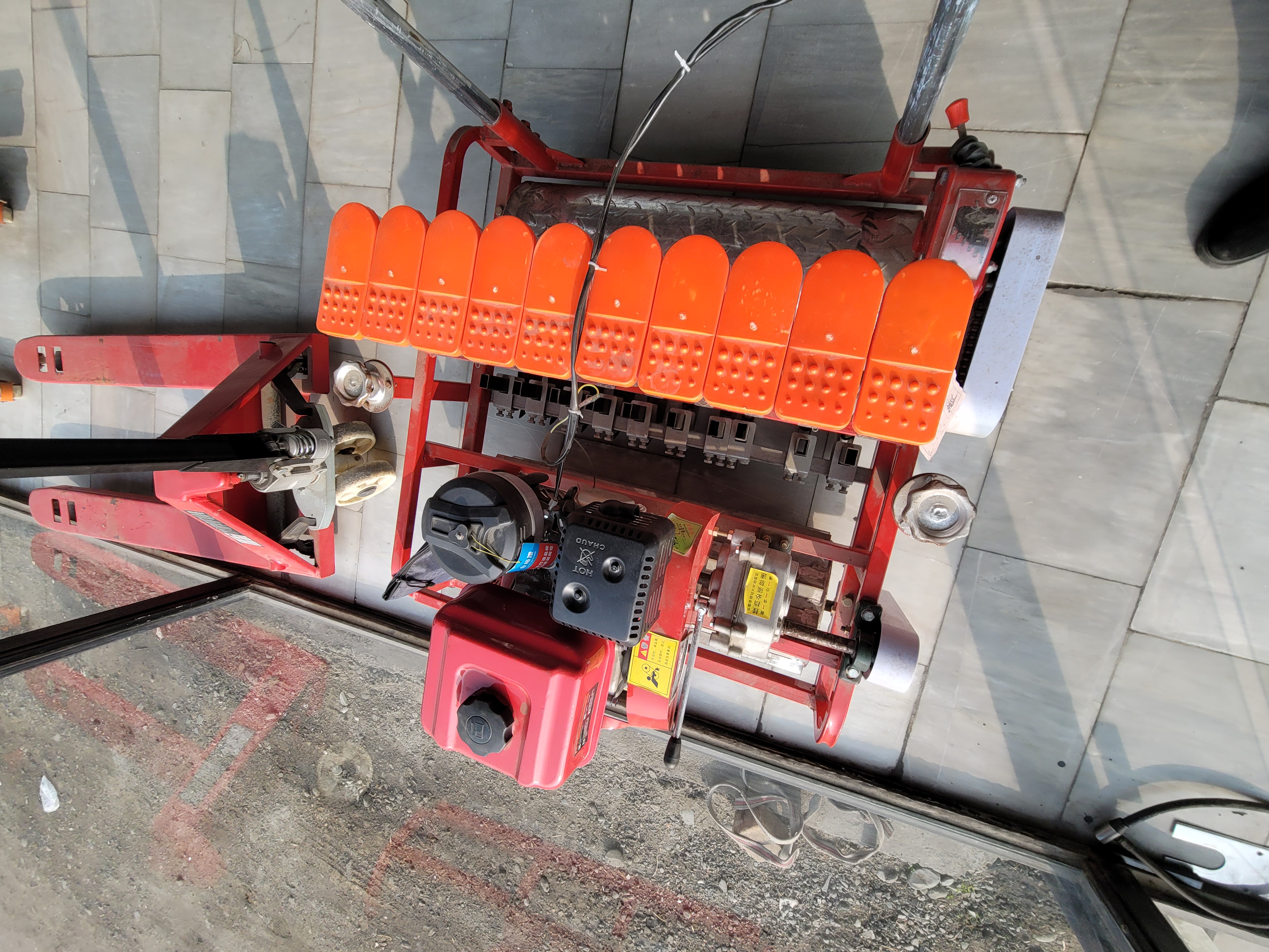 URUG EKAUVCHI USKUNA 10 QATOR